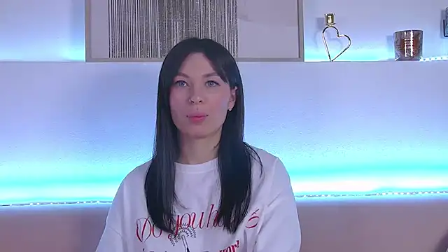 Snapshot of AlexandraBloom chatting on 01-30-25, 05:09 AlexandraBloom online show from 01-30-25, 05:09