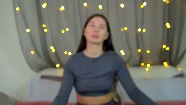 AlexandraBloom online show from 11-12-25, 06:41