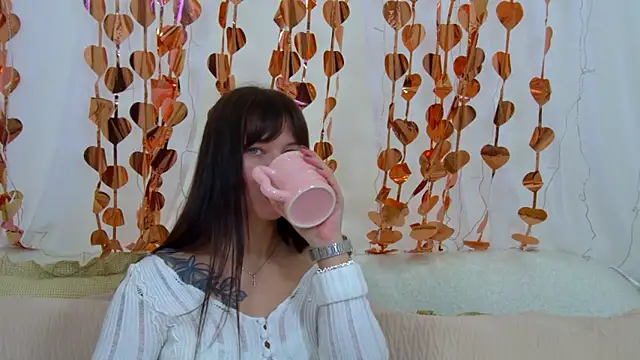 AlexandraBloom online show from 02-15-26, 06:59