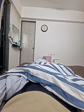 Snapshot of vivanpraj999 chatting on 11-23-25, 02:28 vivanpraj999 online show from 11-23-25, 02:28