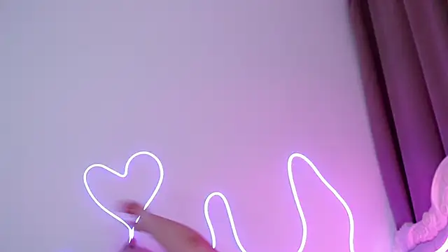 Snapshot of amina_moonlightt chatting on 09-30-25, 03:11 amina moonlightt online show from 09-30-25, 03:11