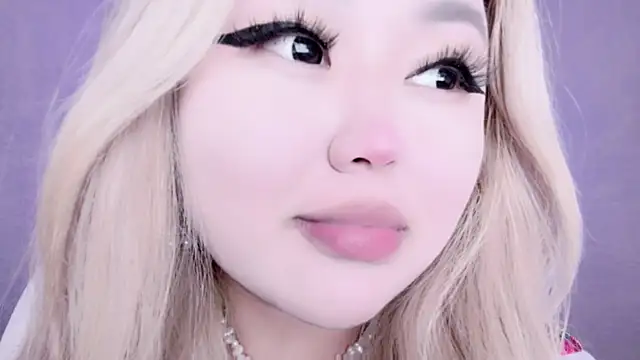 Snapshot of amelia_sunlight chatting on 12-17-24, 03:39 amelia sunlight online show from 12-17-24, 03:39