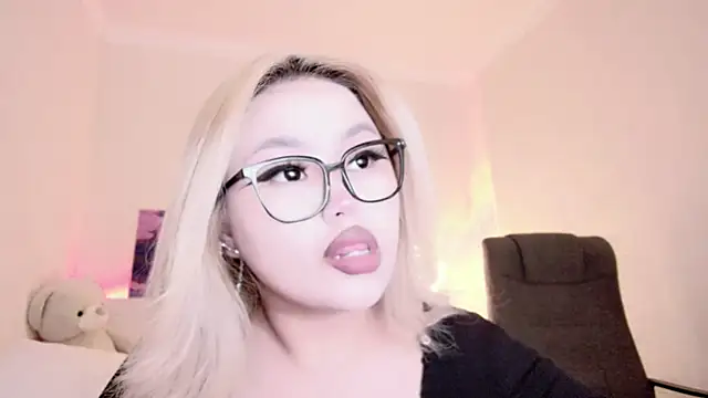 Snapshot of amelia_sunlight chatting on 12-19-24, 01:07 amelia sunlight online show from 12-19-24, 01:07