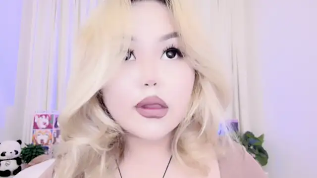 Snapshot of amelia_sunlight chatting on 03-17-25, 01:14 amelia sunlight online show from 03-17-25, 01:14