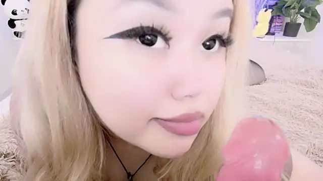 Snapshot of amelia_sunlight chatting on 03-17-25, 04:19 amelia sunlight online show from 03-17-25, 04:19