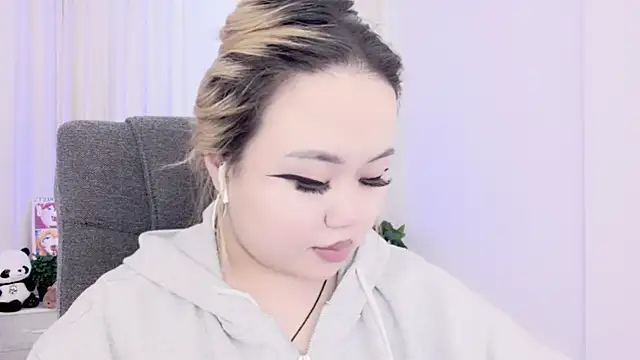 Snapshot of amelia_sunlight chatting on 03-19-25, 02:37 amelia sunlight online show from 03-19-25, 02:37