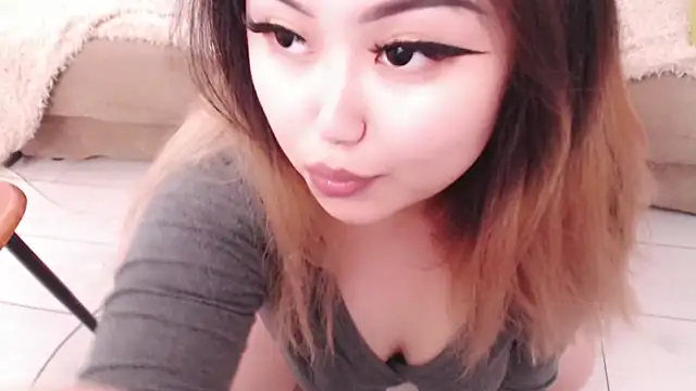 Snapshot of amelia_sunlight chatting on 05-12-26, 04:04 amelia sunlight online show from 05-12-26, 04:04