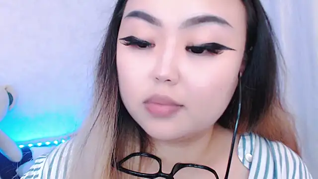 Snapshot of amelia_sunlight chatting on 06-09-26, 03:56 amelia sunlight online show from 06-09-26, 03:56
