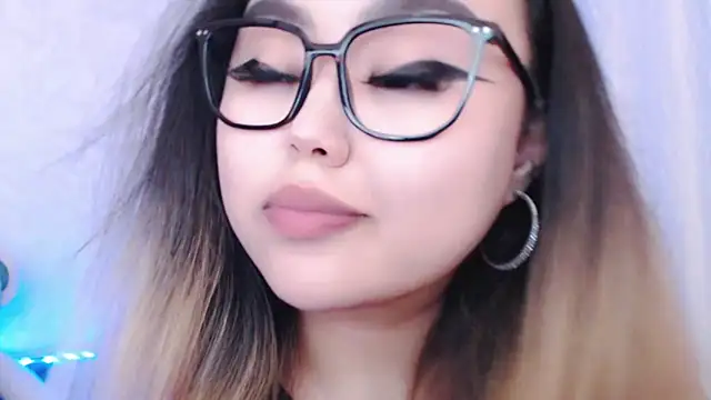 Snapshot of amelia_sunlight chatting on 06-11-26, 03:21 amelia sunlight online show from 06-11-26, 03:21