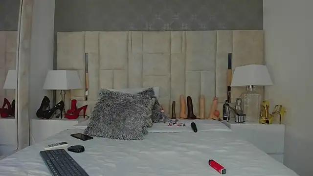 GaleHodge online show from 03-12-25, 04:19