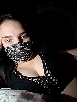 Snapshot of Laurencraft chatting on 06-15-26, 01:52 Laurencraft online show from 06-15-26, 01:52