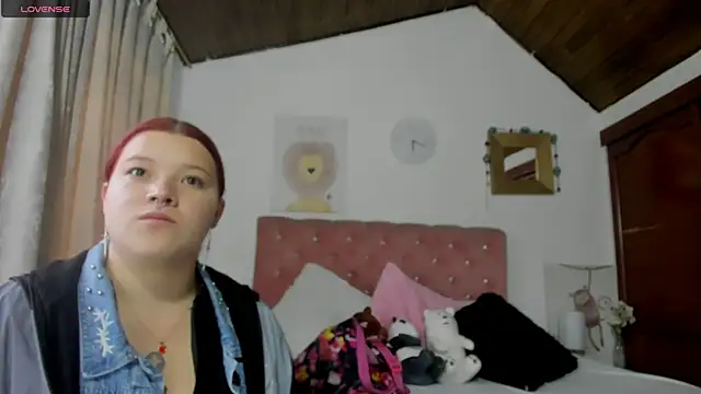 Snapshot of CelessteRedds chatting on 03-08-25, 11:27 CelessteRedds online show from 03-08-25, 11:27