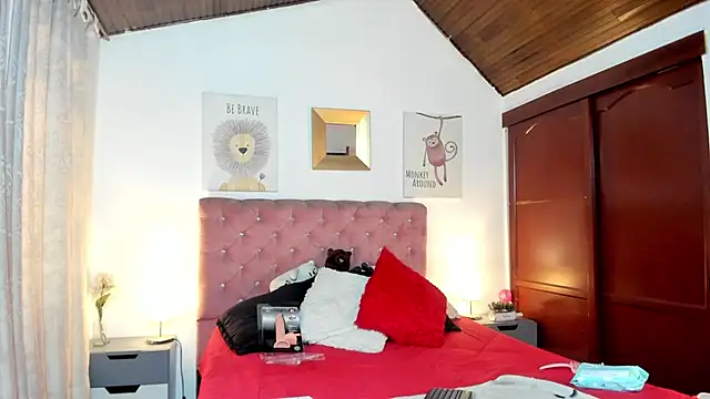 CelessteRedds online show from 04-14-26, 11:38