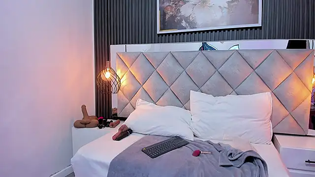 Slut Milf  online show from 11-04-25, 07:24