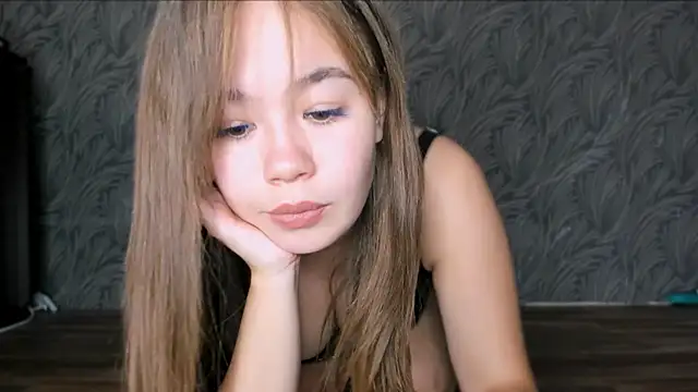 Snapshot of Sara_Kox chatting on 10-02-25, 02:02 Sara Kox online show from 10-02-25, 02:02