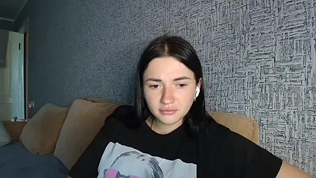 Liana diva online show from 07-20-26, 11:45