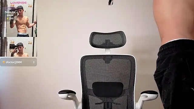 Cristopher23  online show from 10-10-25, 01:10