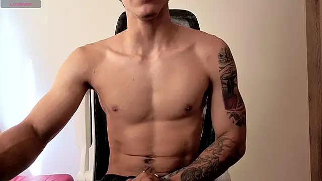 Cristopher23  online show from 10-28-25, 01:58