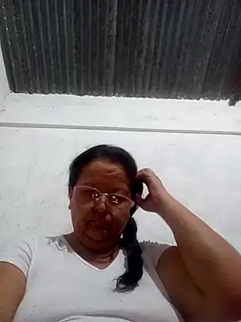 Snapshot of sahira_yasin chatting on 02-21-25, 01:00 sahira yasin online show from 02-21-25, 01:00