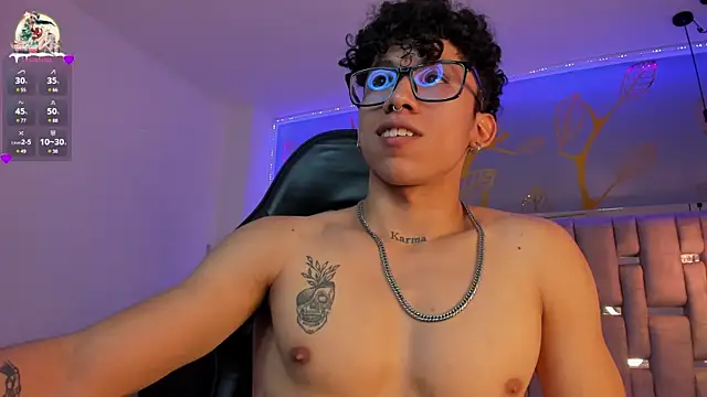 AkazaBoy  online show from 12-31-24, 10:56