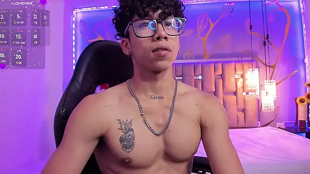 AkazaBoy  online show from 03-14-25, 04:43