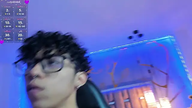 AkazaBoy  online show from 03-16-25, 04:20