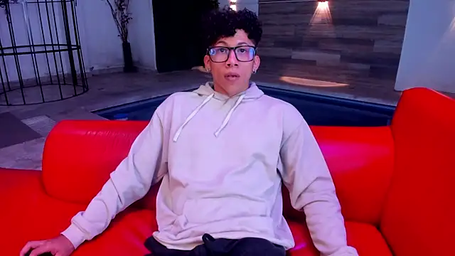 AkazaBoy  online show from 09-11-25, 04:34