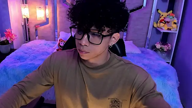 AkazaBoy  online show from 11-13-25, 04:00