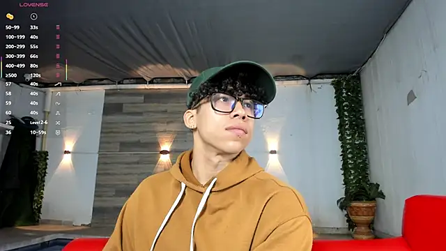 AkazaBoy  online show from 12-14-25, 04:51