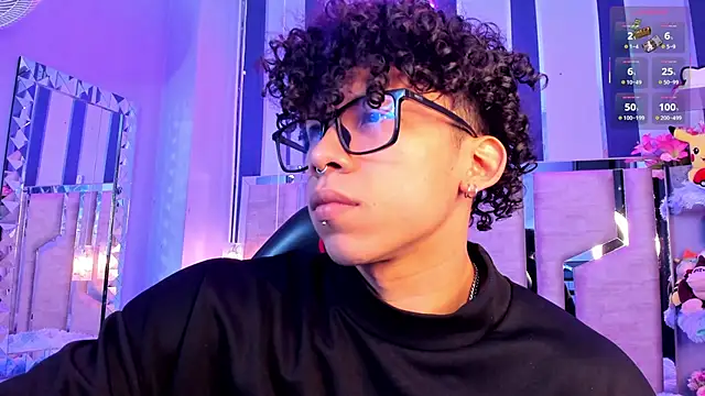 AkazaBoy  online show from 03-30-26, 04:57