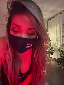 Snapshot of famous_indian_girl chatting on 12-20-25, 04:08 famous indian girl online show from 12-20-25, 04:08