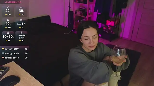 Snapshot of Space_X_Roxy_ chatting on 12-13-24, 09:52 Space X Roxy online show from 12-13-24, 09:52