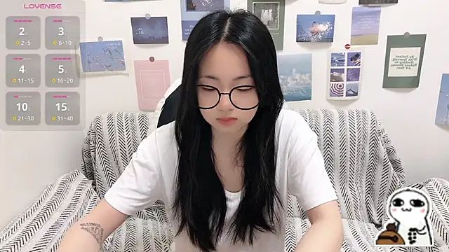 Snapshot of LiLiYbaby chatting on 04-29-26, 06:39 LiLiYbaby online show from 04-29-26, 06:39