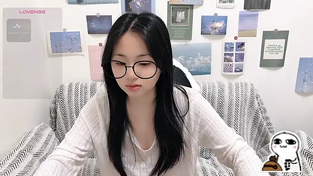 Snapshot of LiLiYbaby chatting on 05-09-26, 06:29 LiLiYbaby online show from 05-09-26, 06:29