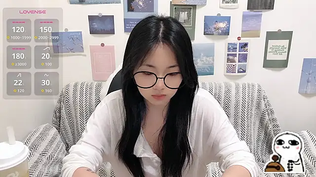 Snapshot of LiLiYbaby chatting on 05-13-26, 06:33 LiLiYbaby online show from 05-13-26, 06:33