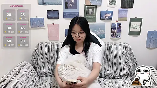 Snapshot of LiLiYbaby chatting on 06-04-26, 06:41 LiLiYbaby online show from 06-04-26, 06:41