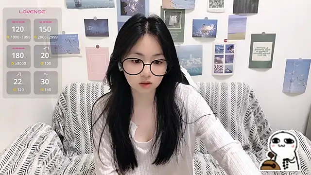 Snapshot of LiLiYbaby chatting on 06-05-26, 06:42 LiLiYbaby online show from 06-05-26, 06:42