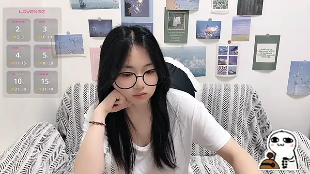 Snapshot of LiLiYbaby chatting on 06-09-26, 06:58 LiLiYbaby online show from 06-09-26, 06:58