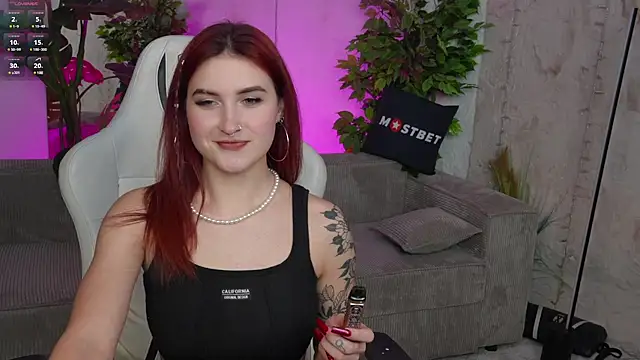 Magnetic Mia  online show from 01-14-25, 12:33