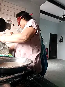 Punjabi beauty123 online show from 10-29-25, 07:54