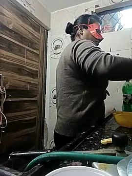 Snapshot of Punjabi_beauty123 chatting on 12-05-25, 08:12 Punjabi beauty123 online show from 12-05-25, 08:12