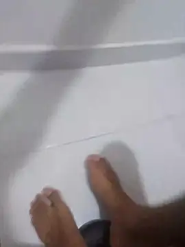 alvaroenriqe23 online show from 10-25-25, 07:19