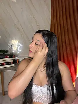 Snapshot of floriamANDjazmin chatting on 05-15-26, 06:48 floriamANDjazmin online show from 05-15-26, 06:48