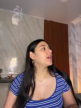 Snapshot of floriamANDjazmin chatting on 05-16-26, 06:50 floriamANDjazmin online show from 05-16-26, 06:50