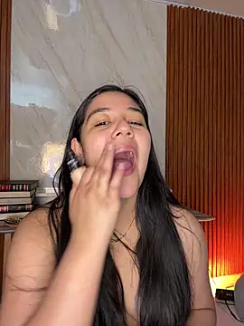 Snapshot of floriamANDjazmin chatting on 05-18-26, 06:58 floriamANDjazmin online show from 05-18-26, 06:58