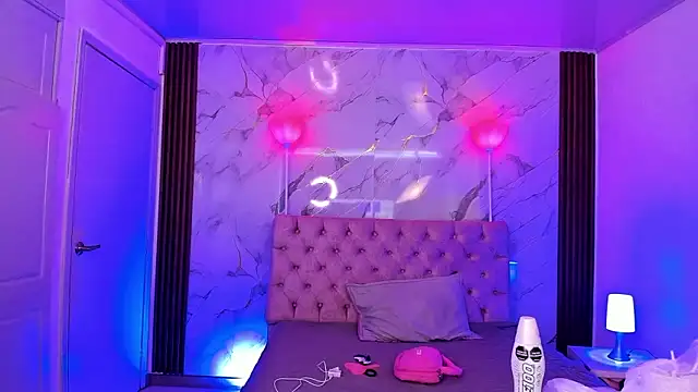 AuroraDiaz online show from 11-28-25, 07:27