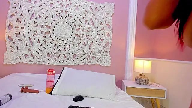 Snapshot of SamanthaPierce chatting on 12-17-24, 11:05 SamanthaPierce online show from 12-17-24, 11:05