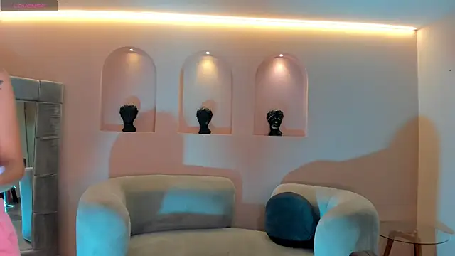 TaraLawrence online show from 10-17-25, 03:31