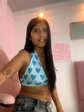 Snapshot of _18_laura chatting on 11-21-25, 03:49 18 laura online show from 11-21-25, 03:49