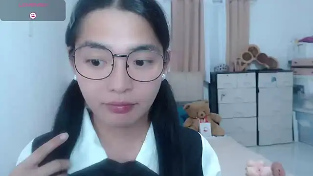 Snapshot of zhaviahale21 chatting on 07-28-26, 12:59 zhaviahale21 online show from 07-28-26, 12:59
